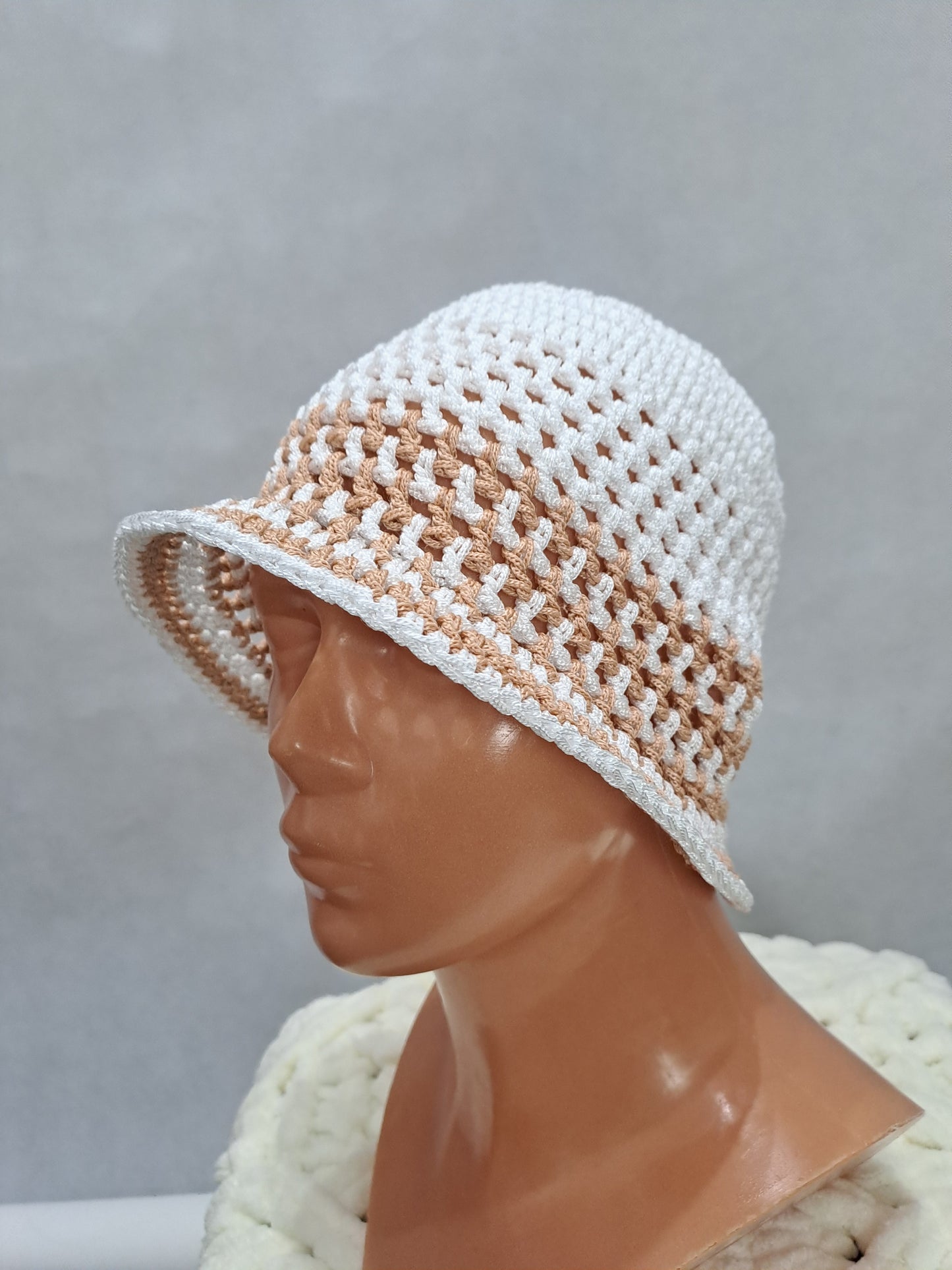 Biely klobúk