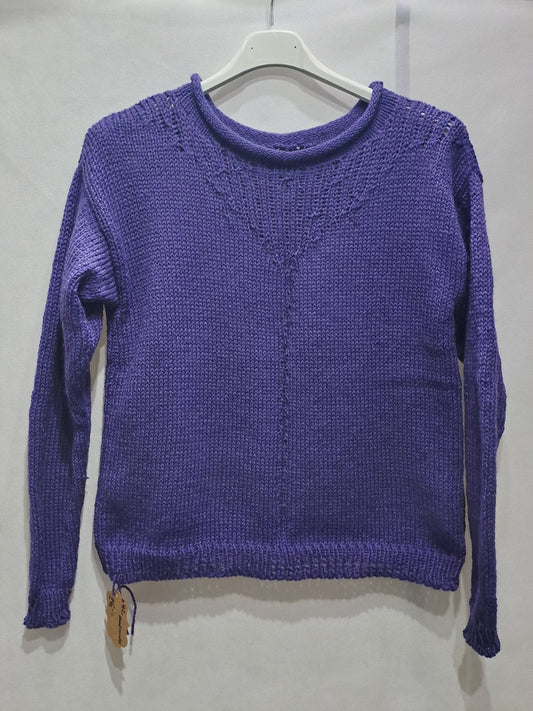 Fialový pulóver