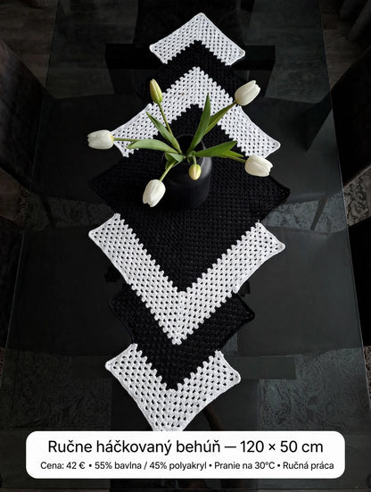 Ručne háčkovaný obrus na stôl Zig - Zag- Black & White