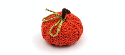 Ručne háčkovaná tekvica/ malá- 8cm- DAMAX/jesenná dekorácia