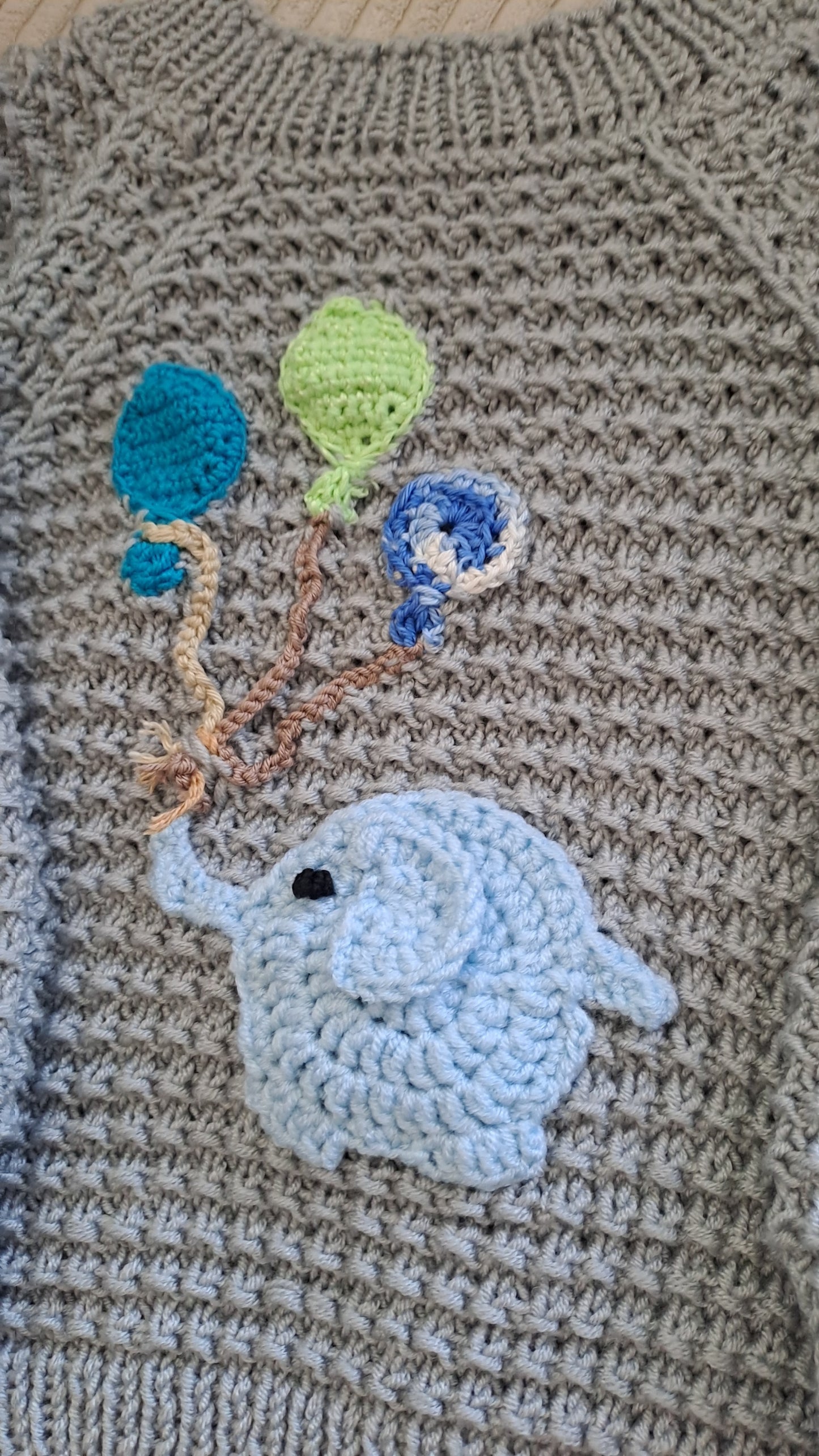 Detský pulóver so sloníkom